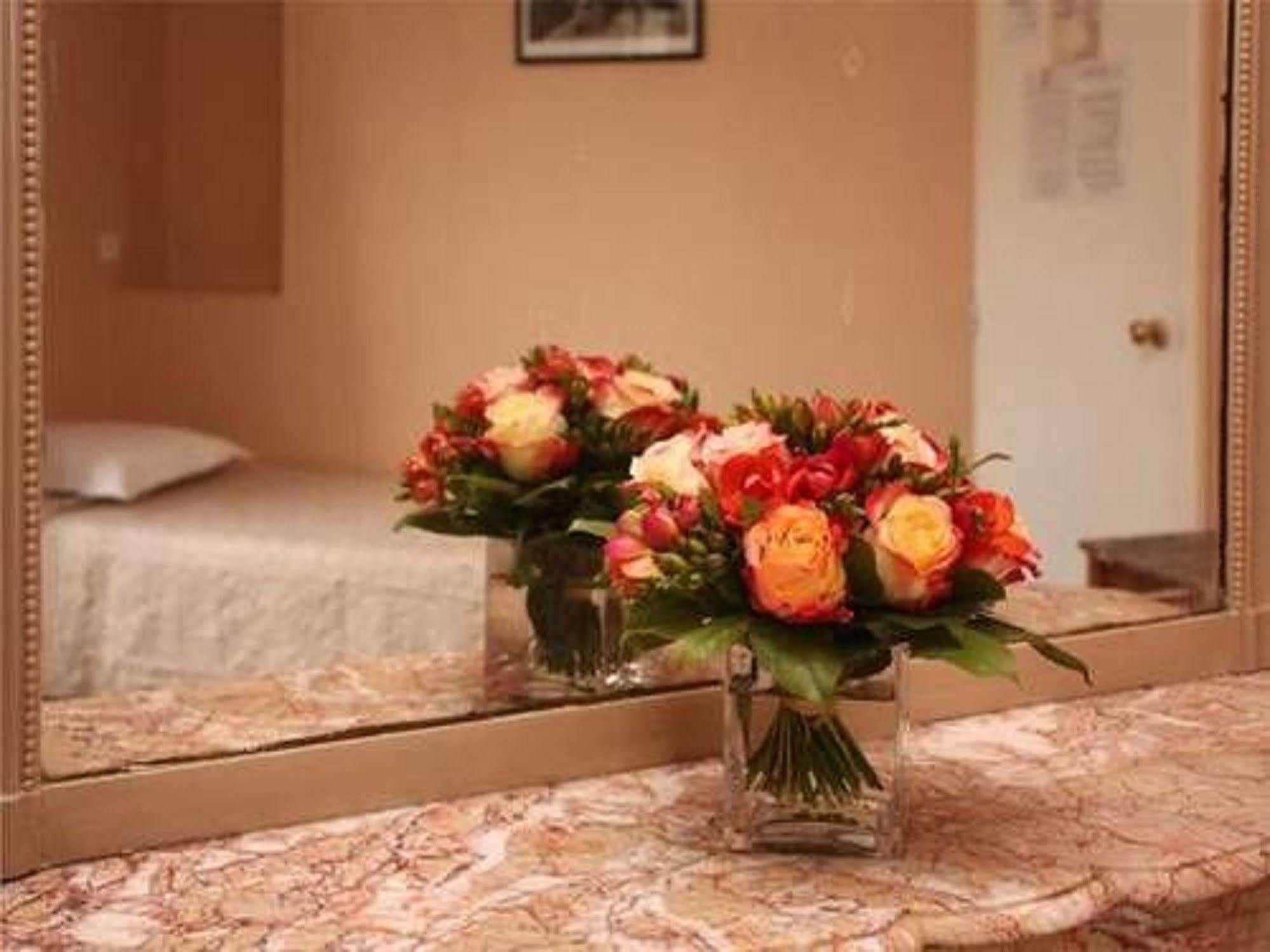 Hotel Baudin Párizs Kültér fotó